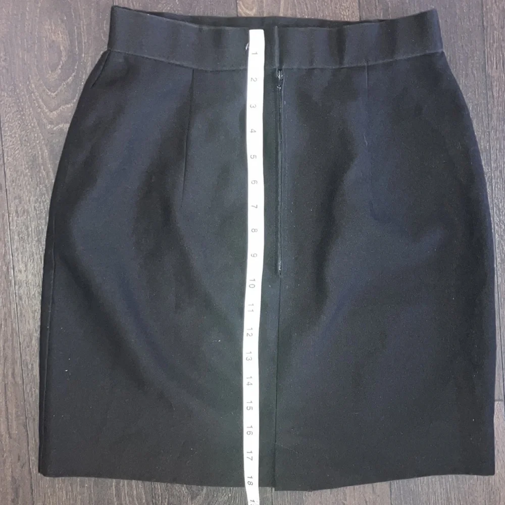Vintage black mini skirt - Picture 7 of 7